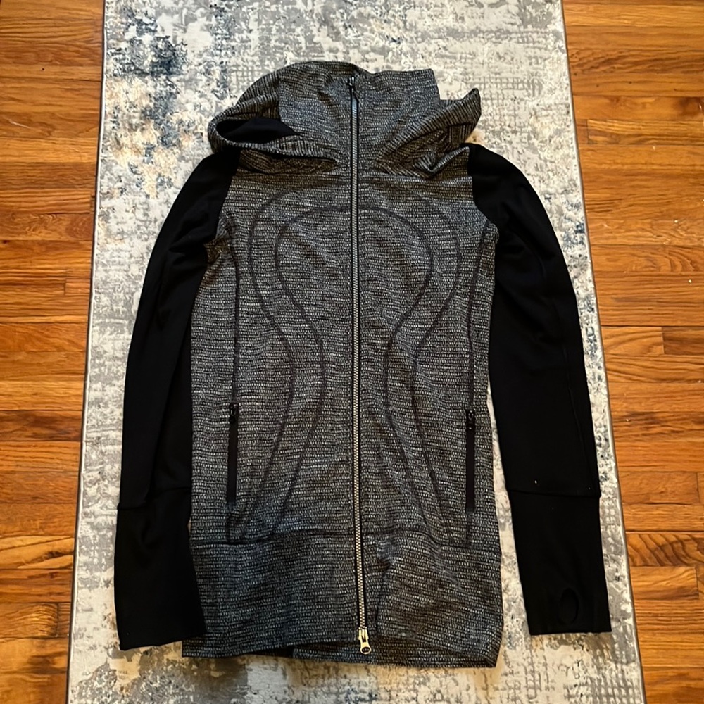 Lululemon jacket 🖤